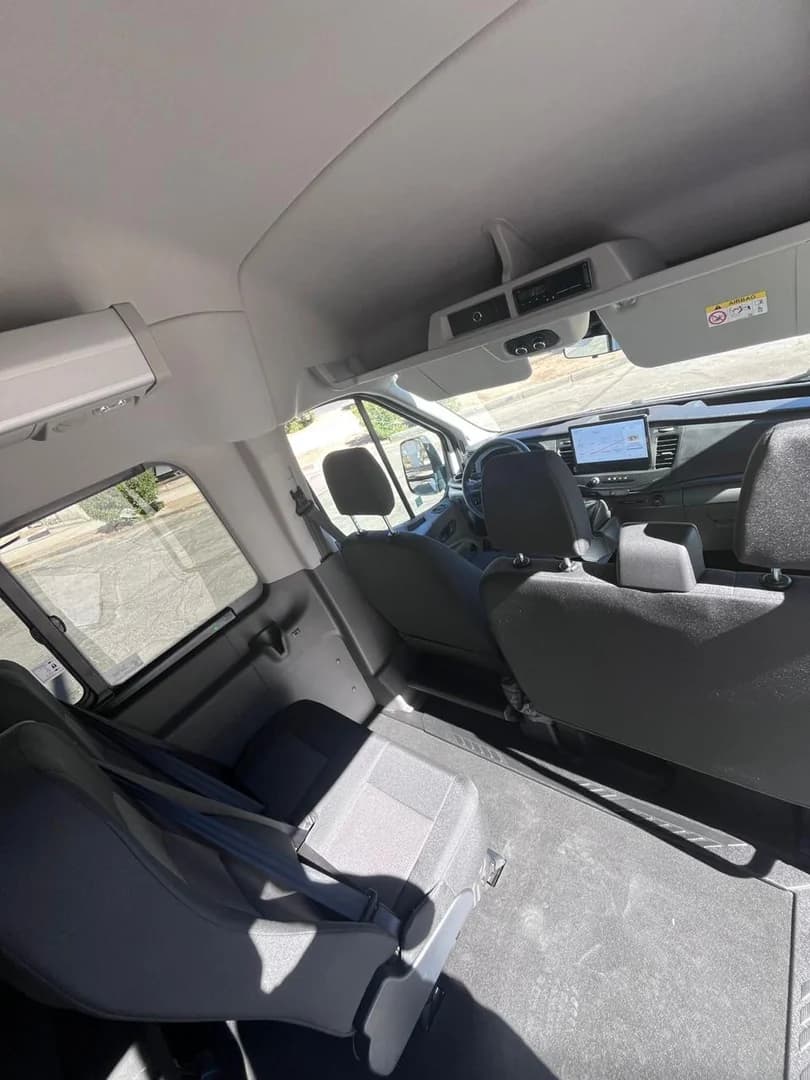 Cabina de vehículo para traslado de personal